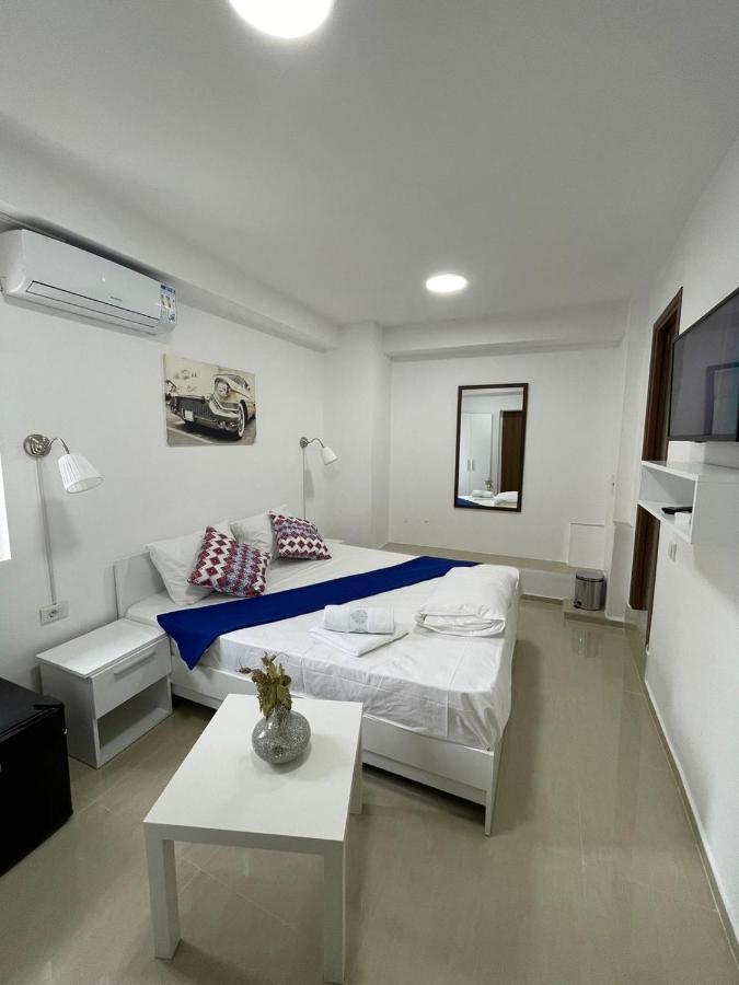 Hostel Tripoli Palace Bucarest Extérieur photo