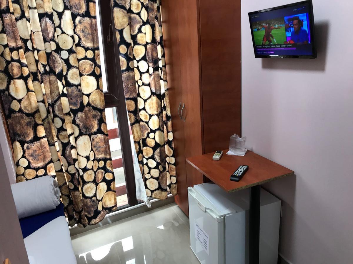 Hostel Tripoli Palace Bucarest Extérieur photo