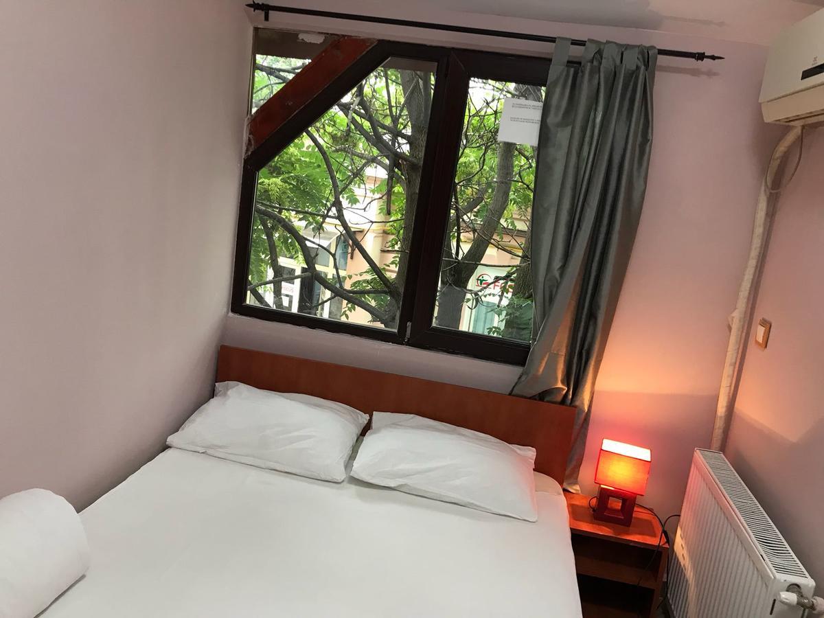 Hostel Tripoli Palace Bucarest Extérieur photo