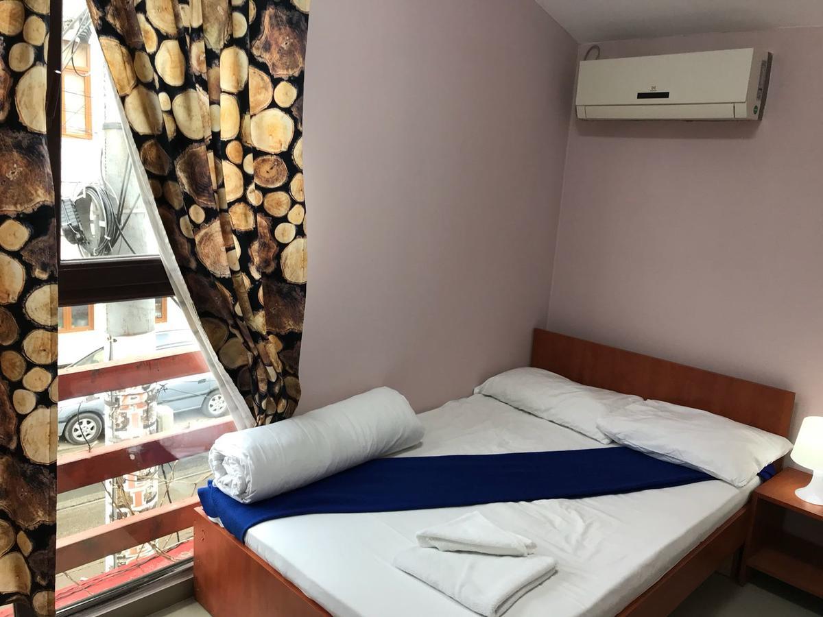 Hostel Tripoli Palace Bucarest Extérieur photo