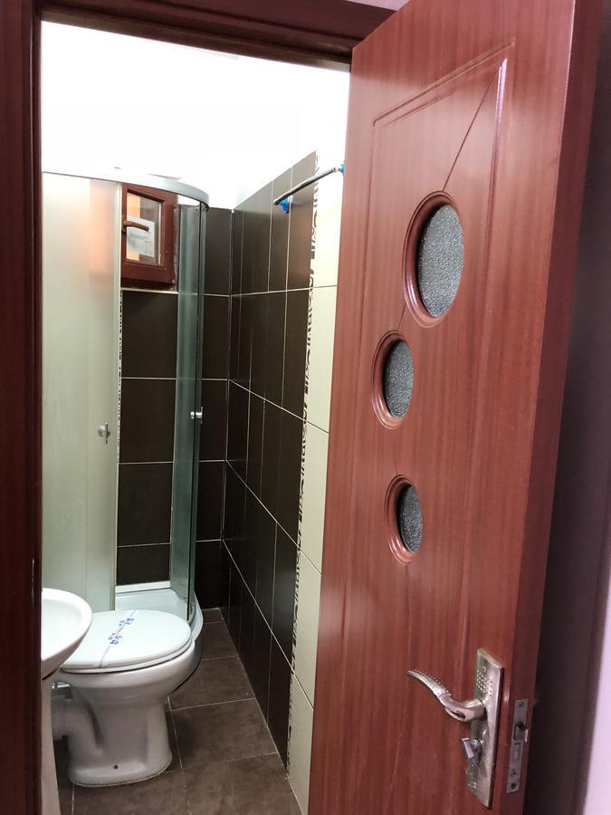 Hostel Tripoli Palace Bucarest Extérieur photo