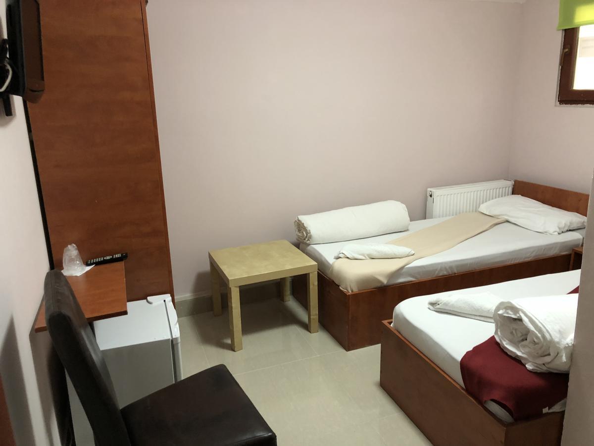 Hostel Tripoli Palace Bucarest Extérieur photo