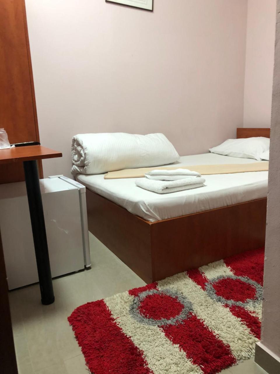 Hostel Tripoli Palace Bucarest Extérieur photo